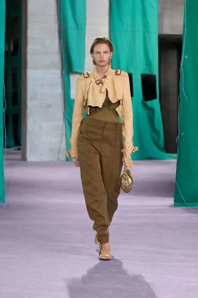 Look 36